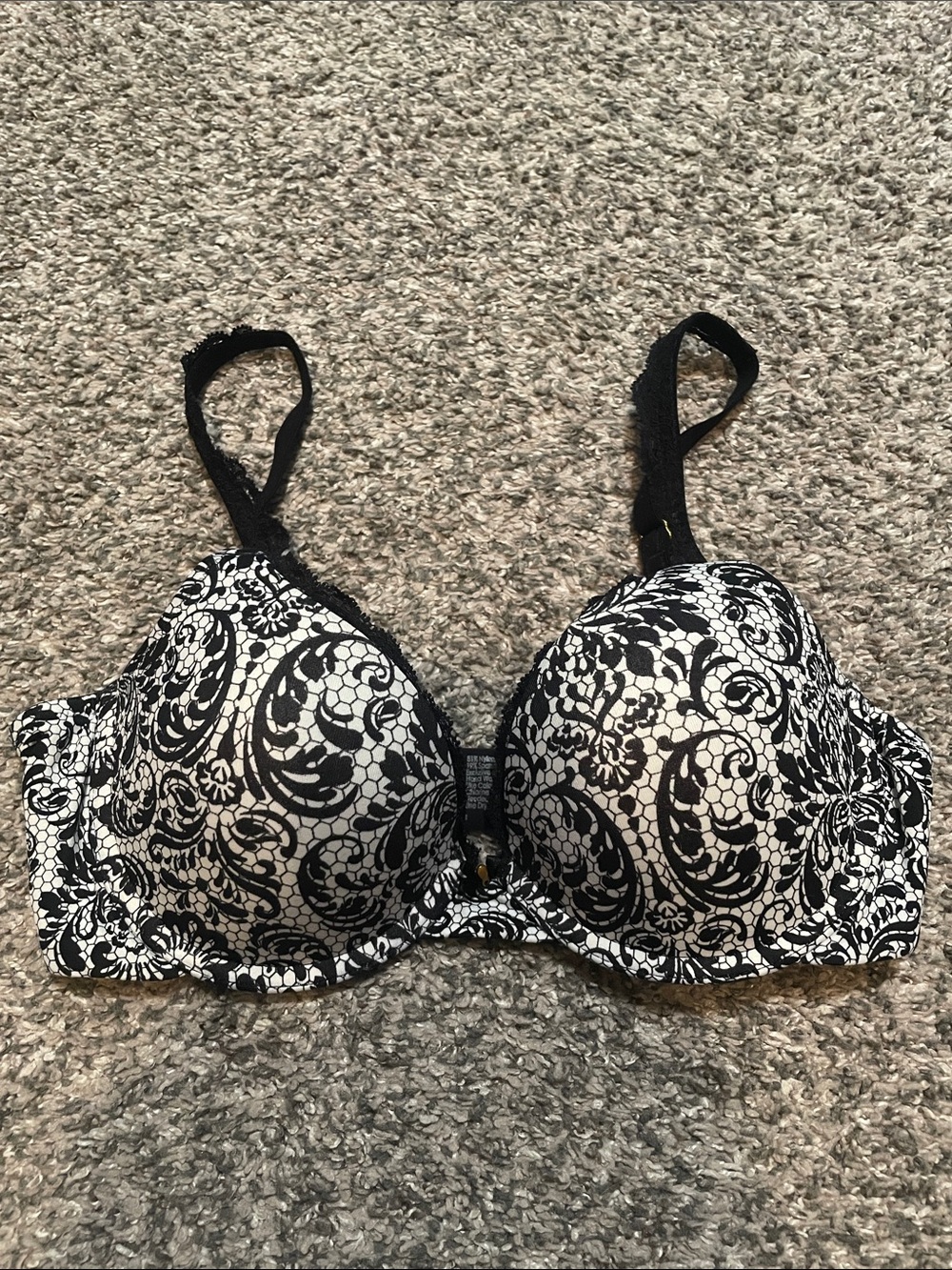 Soma Black & White Lace-Print Embraceable Bra